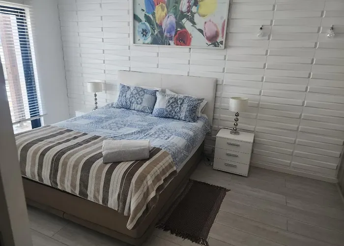 Apartment On Eden On The Bay
